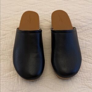 Universal Thread Dark Leather Mules